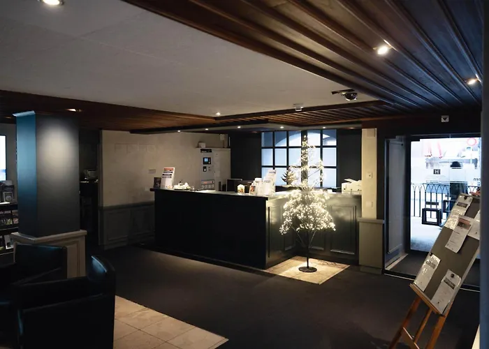 Hotelchur.ch Otel 3*